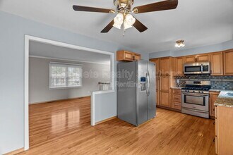 12464 Glengate Dr in Maryland Heights, MO - Building Photo - Building Photo