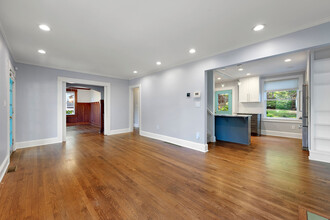 121 Brower Street in Decatur, GA - Foto de edificio - Building Photo