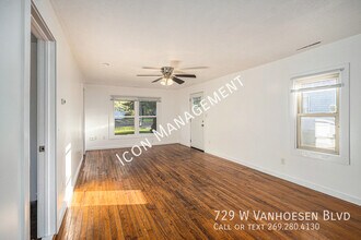 729 W Van Hoesen Blvd in Portage, MI - Building Photo - Building Photo
