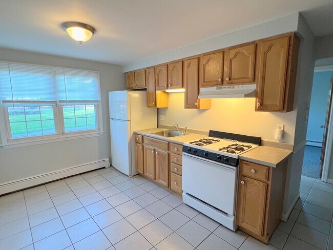 180 Tyngsboro Rd, Unit C-1 in North Chelmsford, MA - Building Photo - Building Photo