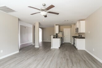 27084 Leonardo Dr in Magnolia, TX - Building Photo - Building Photo