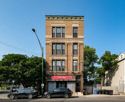 2418 N Clybourn Ave in Chicago, IL - Building Photo