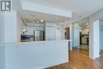 801-1801 King St W in Toronto, ON - Building Photo - Building Photo