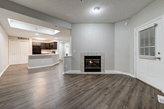 Ashford Belmar in Lakewood, CO - Building Photo - Building Photo