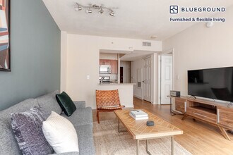 2400 M St NW in Washington, DC - Building Photo - Building Photo