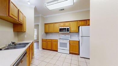 511 Fraternity Row in College Station, TX - Building Photo - Building Photo