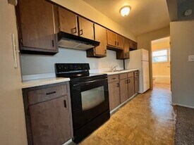 5271 Hester Rd, Unit 8 in Oxford, OH - Building Photo