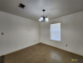 793 Albert St in New Braunfels, TX - Foto de edificio - Building Photo