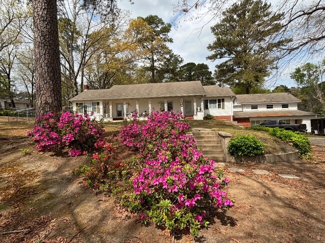 property at 100 Twin Acres Dr