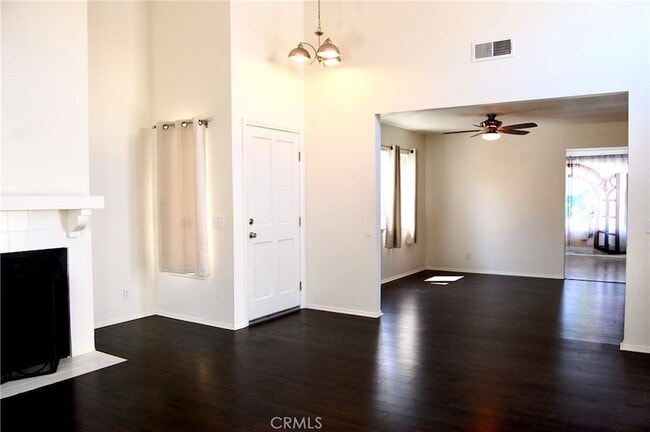 2395 N River Trail Rd, Unit V09 in Orange, CA - Building Photo - Building Photo