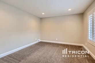 1425 E 2400 N in Layton, UT - Building Photo - Building Photo