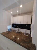 2225 Polk St in Hollywood, FL - Building Photo