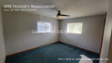 2055 Quayle Dr in Akron, OH - Building Photo - Building Photo