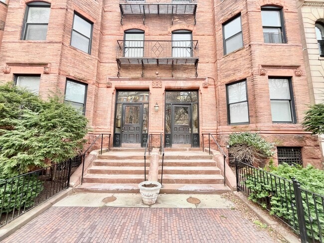 481 Beacon St, Unit 33 in Boston, MA - Foto de edificio - Building Photo