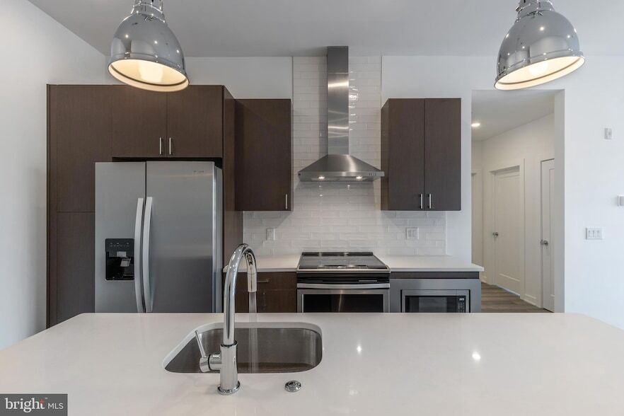 710 N 16th St, Unit 204 in Philadelphia, PA - Building Photo