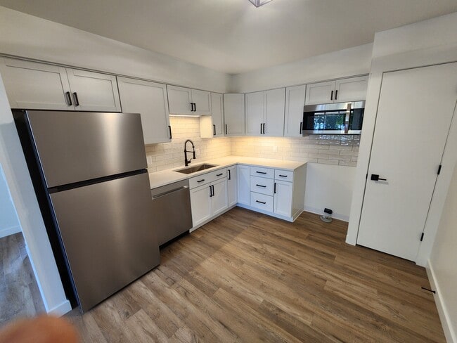 property at 1424 Lake Shore Dr