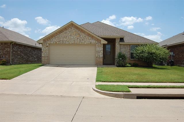 4212 Jasper Ln in Granbury, TX - Building Photo