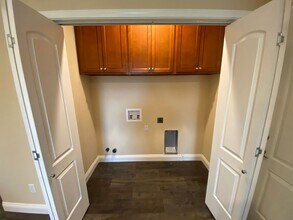 920 Roanoke Ave in Sacramento, CA - Building Photo - Building Photo