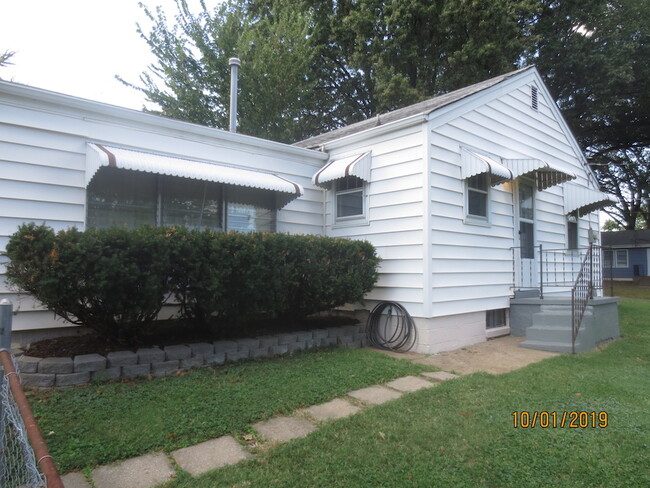 11104 Bernice Ave in St. Ann, MO - Foto de edificio - Building Photo