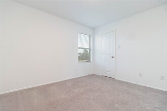 9411 Clearwater Bluff Ln in Houston, TX - Building Photo - Building Photo