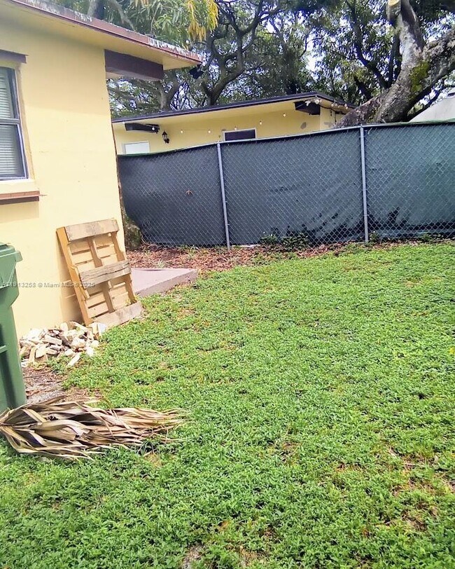 1710 NW 9th St in Fort Lauderdale, FL - Building Photo - Building Photo