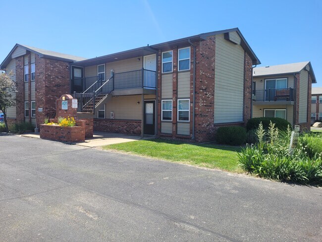 Pine Creek Apartments