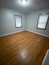 229 Boston Ave in Waterloo, IA - Building Photo - Building Photo