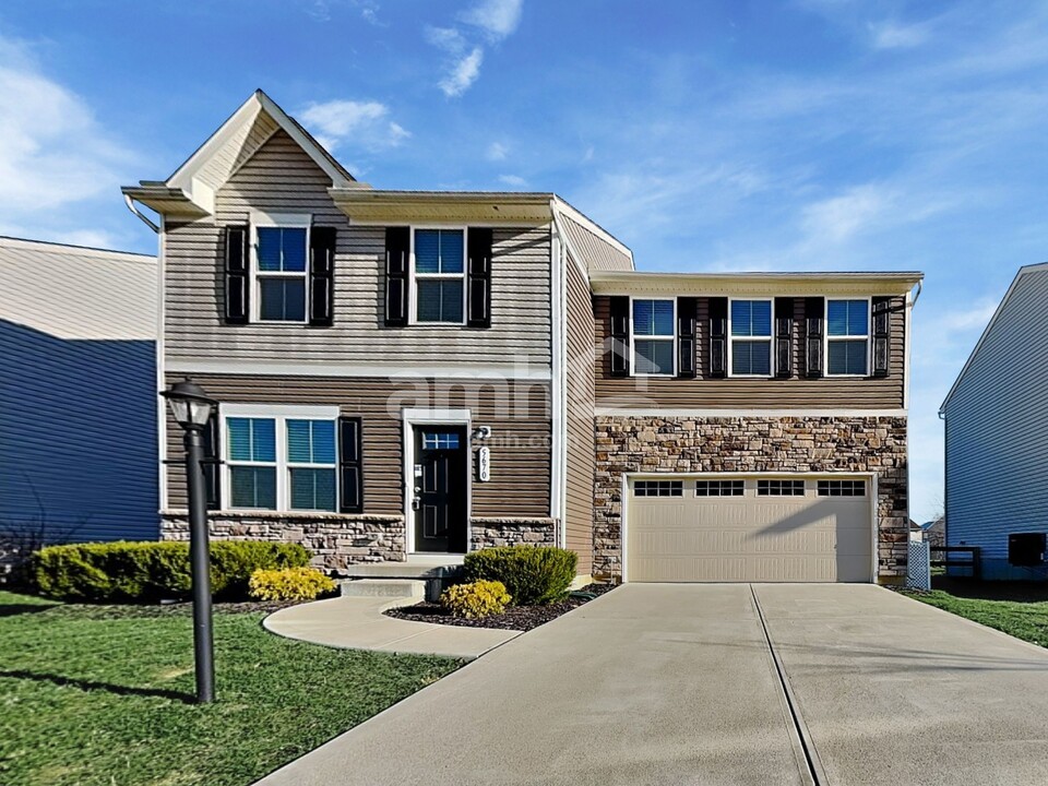 5670 Julia Kate Dr in Morrow, OH - Foto de edificio