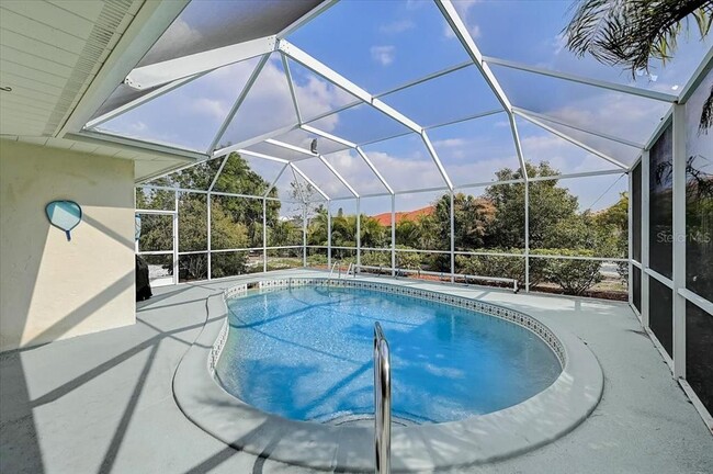 10 Stone Mountain Blvd in Englewood, FL - Building Photo - Building Photo