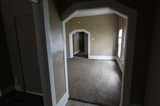 218 E Michigan St-Unit -Apt A in Evansville, IN - Building Photo - Building Photo