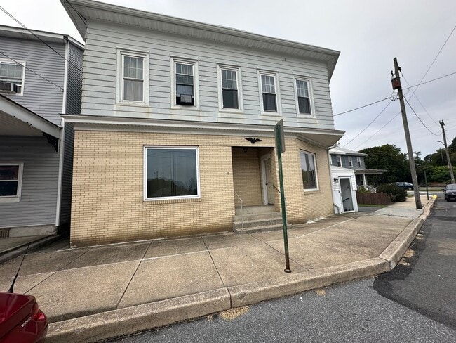 property at 6 E Main St