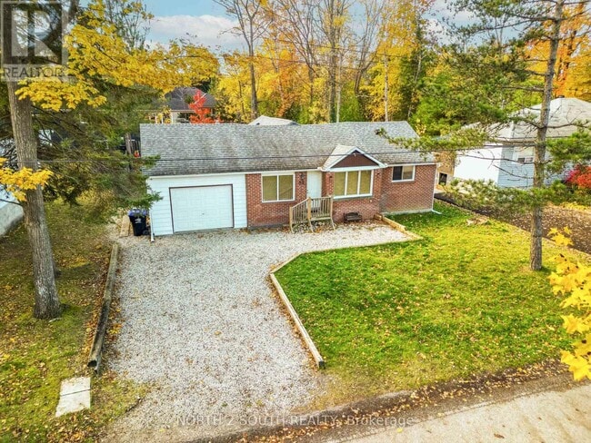 98 33rd St N in Wasaga Beach, ON - Building Photo - Building Photo