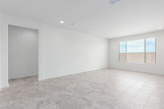 8529 S 67th Dr in Phoenix, AZ - Building Photo - Building Photo