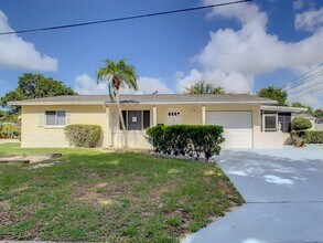 1704 56th St N in St. Petersburg, FL - Building Photo - Building Photo