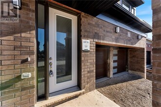 27 Blain Dr in Hamilton, ON - Building Photo - Building Photo