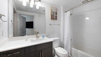 1001 S Center St, Unit 1220 in Arlington, TX - Building Photo - Building Photo