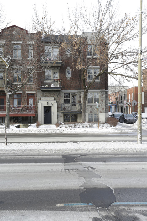 945 St-Joseph Blvd in Montréal, QC - Building Photo