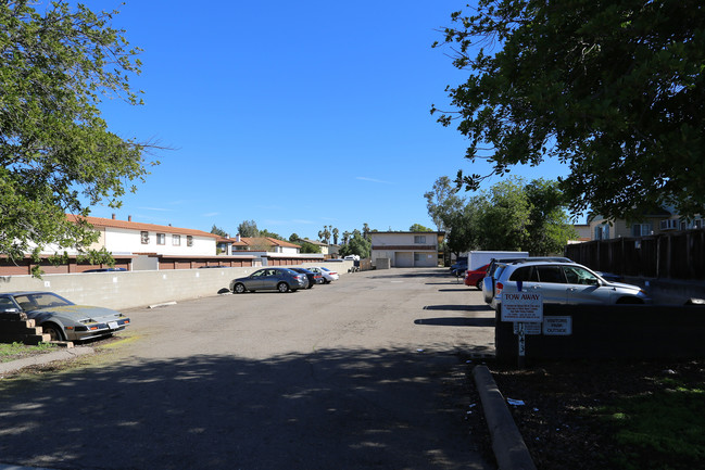 1043 S Sunshine Ave in El Cajon, CA - Building Photo - Building Photo