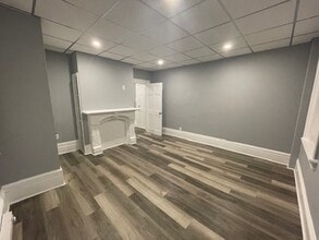 12 Charlton St in Oxford, MA - Building Photo - Building Photo