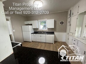 712 Merritt Ave in Oshkosh, WI - Building Photo - Building Photo
