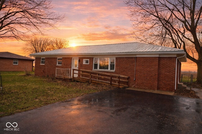 property at 2183 S Fairview Dr