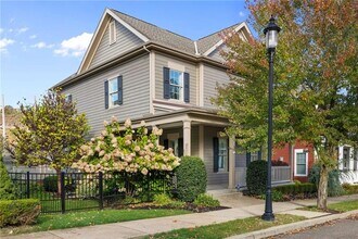 261 1st St in Oakmont, PA - Building Photo - Building Photo