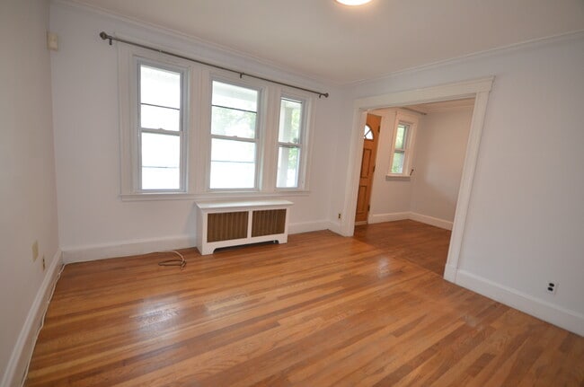 222 N Harvard St, Unit 1