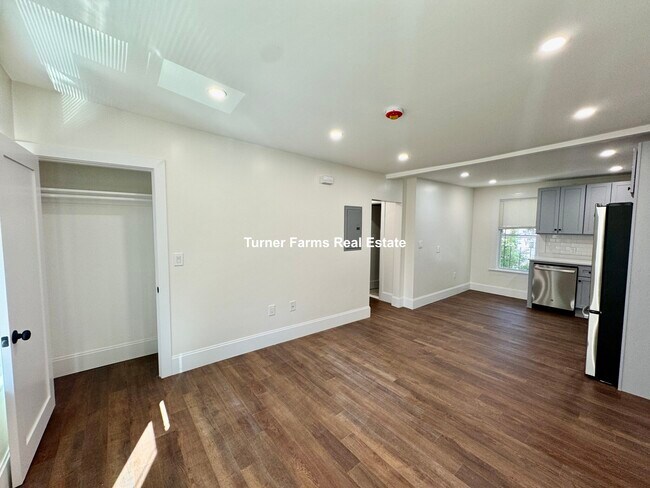 10 Hunting St, Unit 2 in Cambridge, MA - Building Photo - Building Photo
