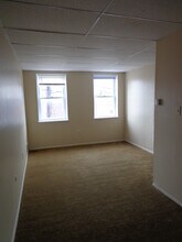 902 P J McArdle Roadway in Pittsburgh, PA - Foto de edificio - Building Photo