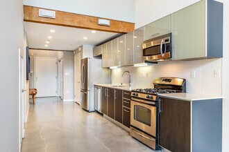 4215 Glencoe Ave, Unit 125 in Marina Del Rey, CA - Building Photo - Building Photo