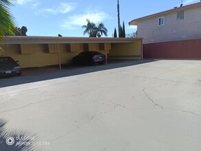 4256 Walnut St in Cudahy, CA - Building Photo - Building Photo