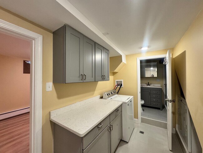 115 Elm St, Unit 1 in Somerville, MA - Foto de edificio - Building Photo