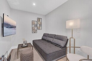 2145 W 32nd Ave in Vancouver, BC - Building Photo