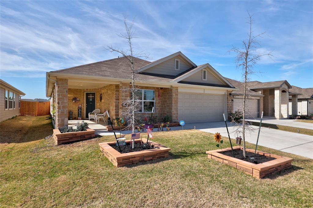 112 Nolan River Rd in Hutto, TX - Building Photo